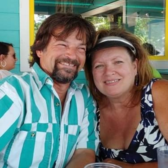 Meet your Posher, Robin - Picture 2 of 8